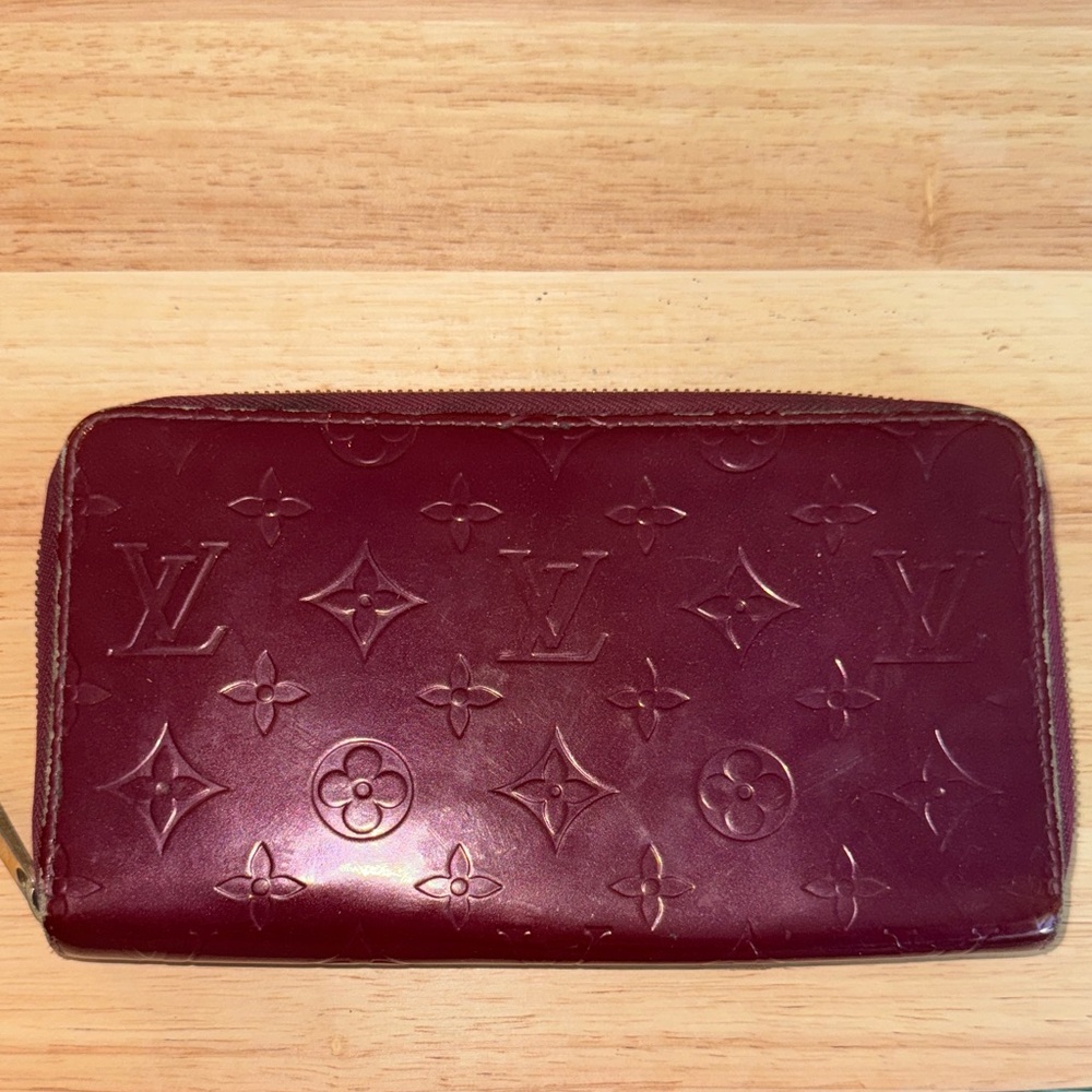 Louis Vuitton purple vernis Monogram zippy organizer Wallet